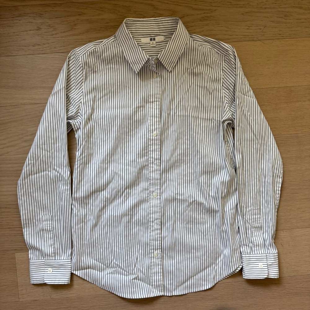 Uniqlo Women's Black and White Striped Shirt